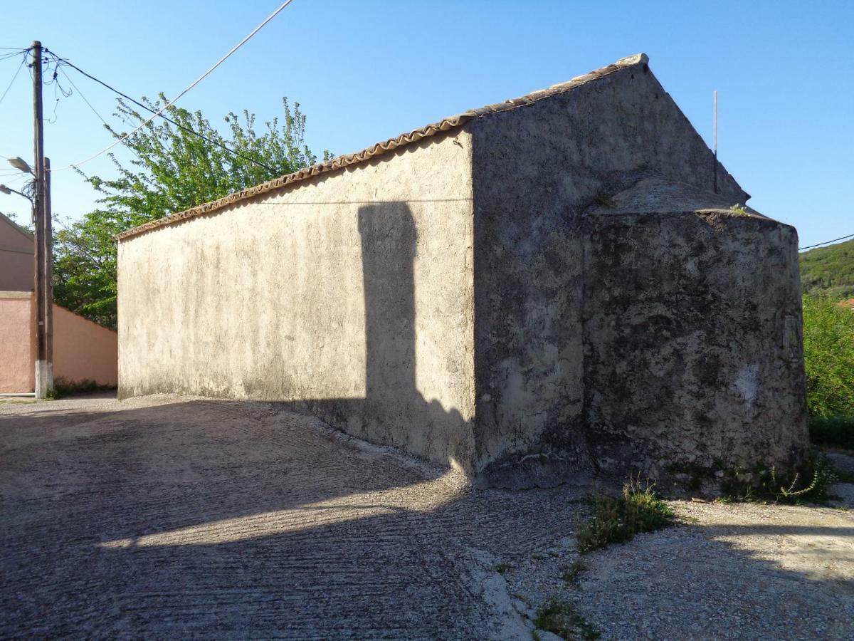 Harry'S Retreat Guest House Klimatia Exterior photo