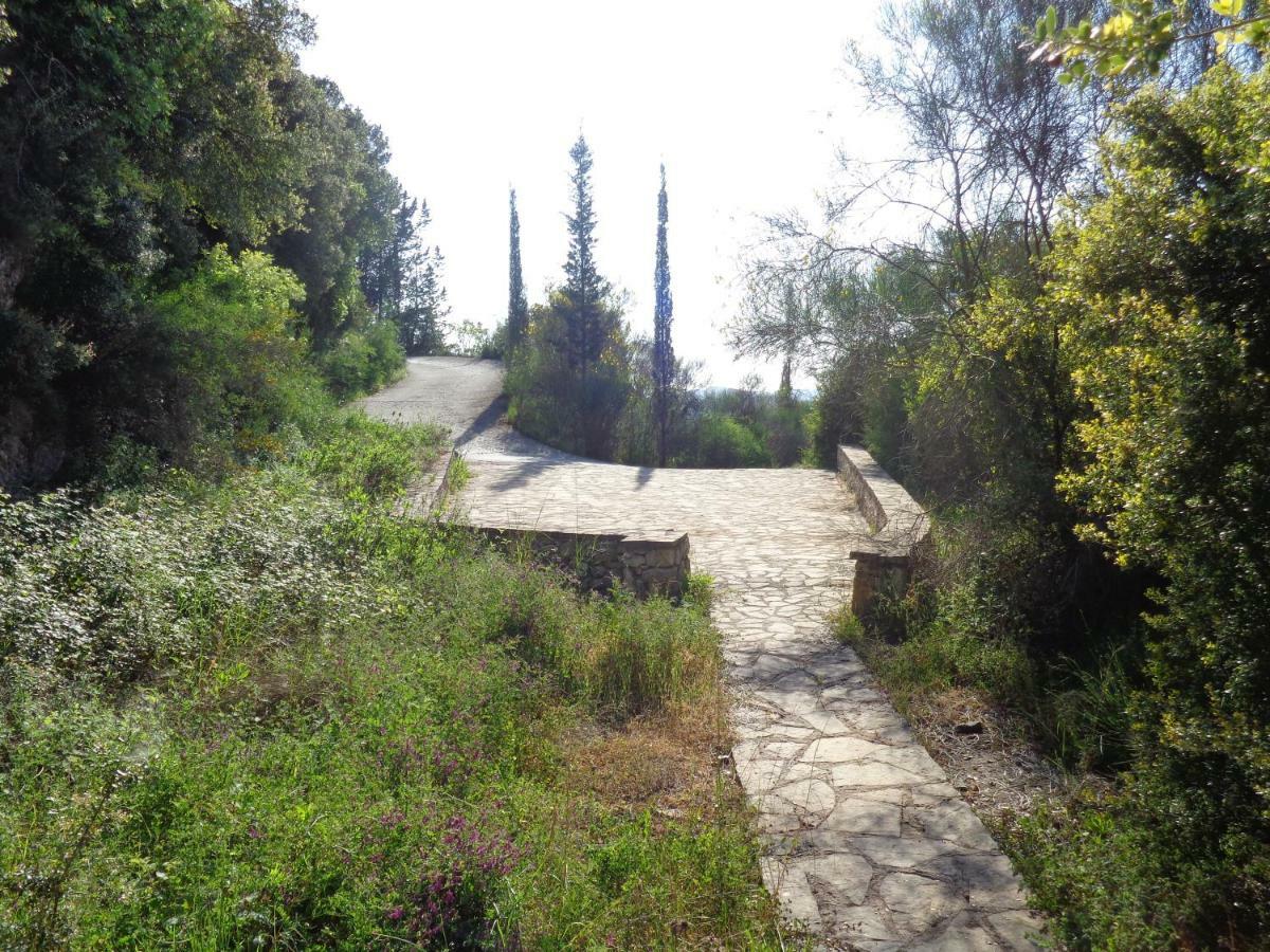 Harry'S Retreat Guest House Klimatia Exterior photo